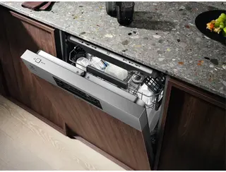 Electrolux EEM69300IX 2021